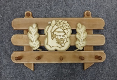 Вешалка резная с рисунком (тонированная), 5 крючков